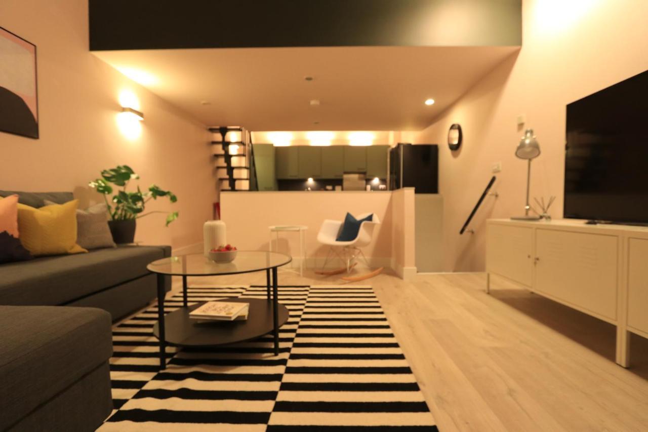 Ecohome On The Canal In A Historic Site Near City 코번트리 외부 사진